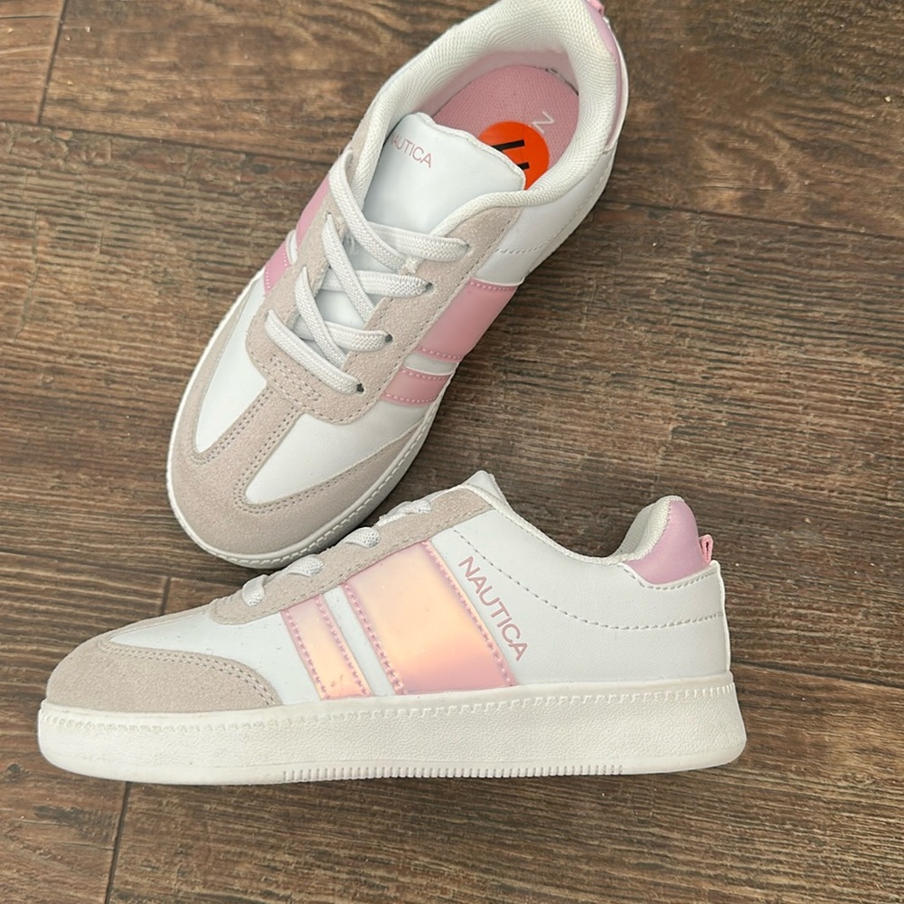 Nautica brand girls tennis shoes